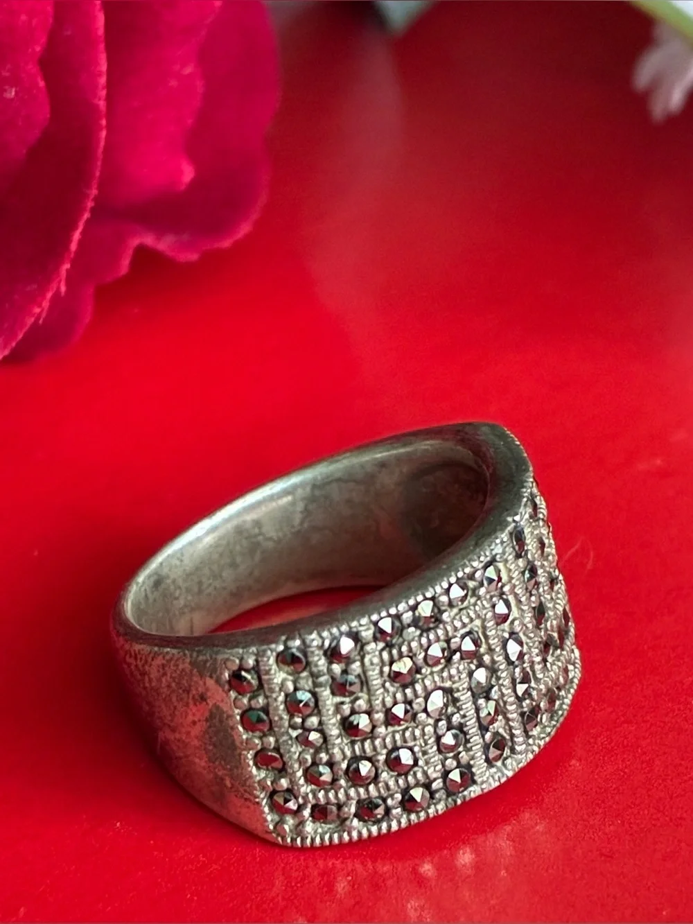 925 Sterling Silver Wide Band Ring with Black Marcasite Accents size 7”